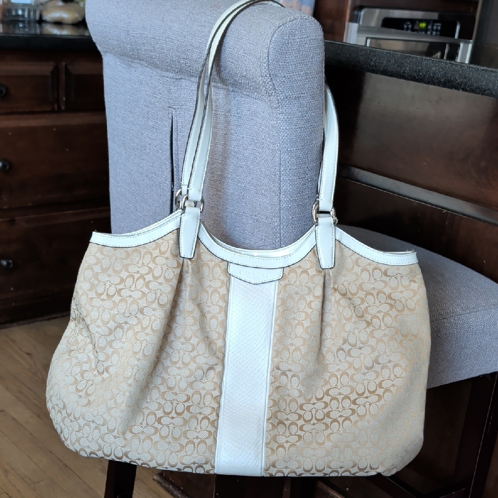 Cream Signature-Pattern Tote Bag with White Trim